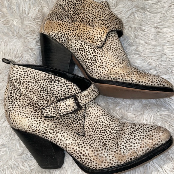 Dolce Vita booties with buckle. Real for. - Picture 2 of 6
